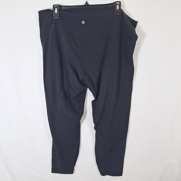 Lululemon Black Capri Leggings size 20 - Picture 2 of 4